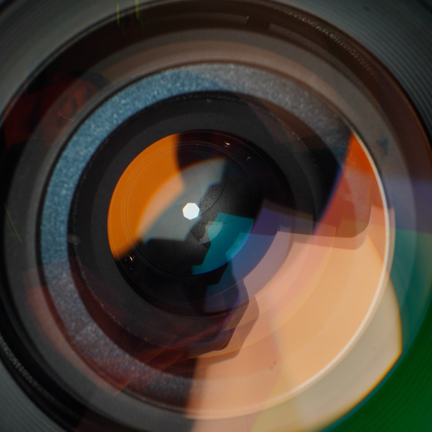 Nikon AF NIKKOR 35-105mm F/3.5-4.5 ズームレンズ