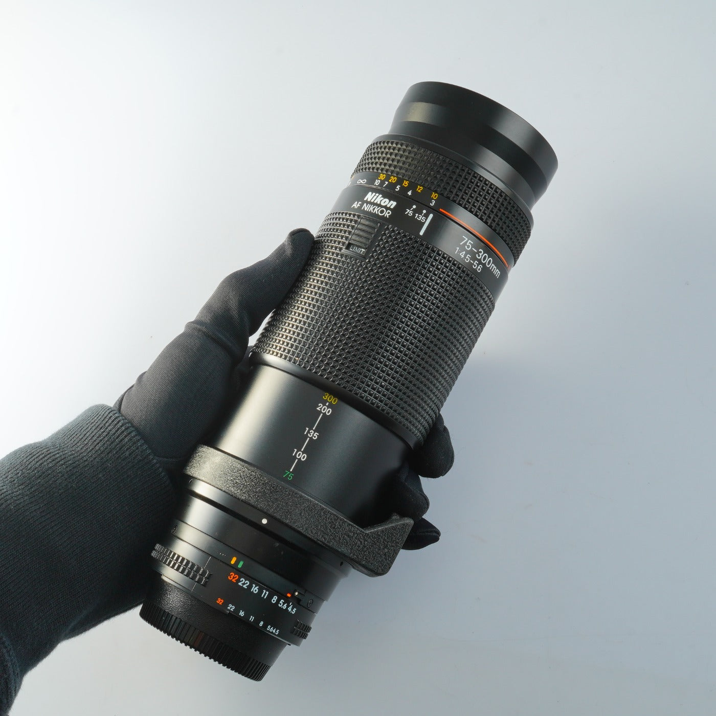 Nikon AF NIKKOR 75-300mm F/4.5-5.6 ズームレンズ