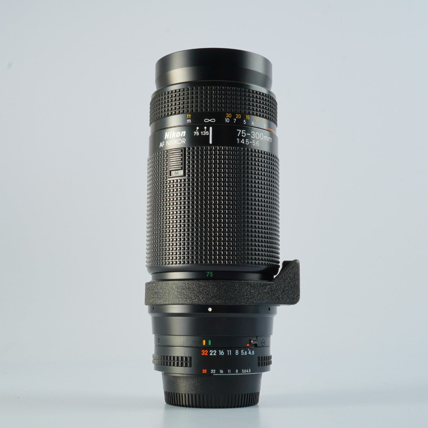 Nikon AF NIKKOR 75-300mm F/4.5-5.6 ズームレンズ