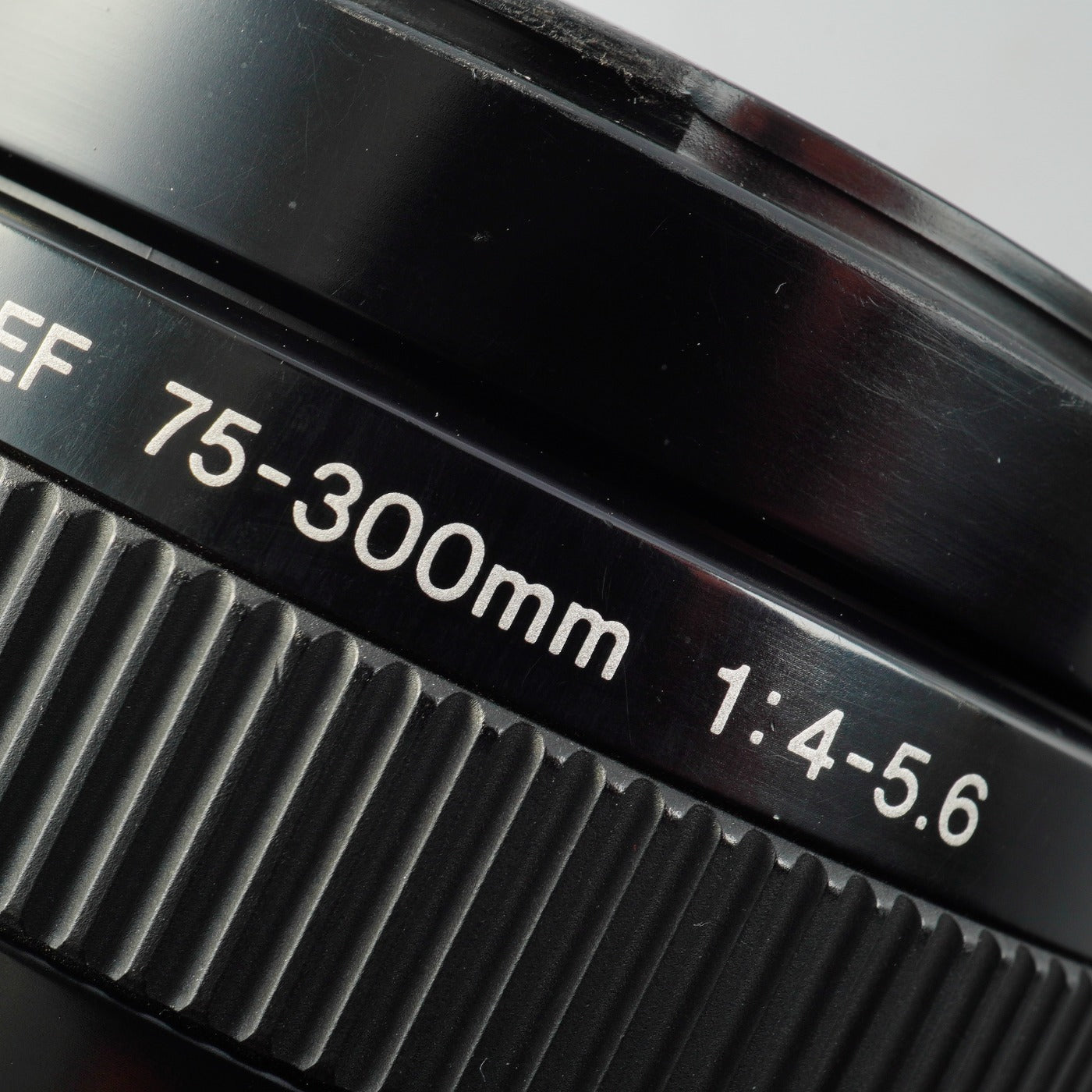 Canon EF 75-300mm F/4-5.6 USM ズームレンズ