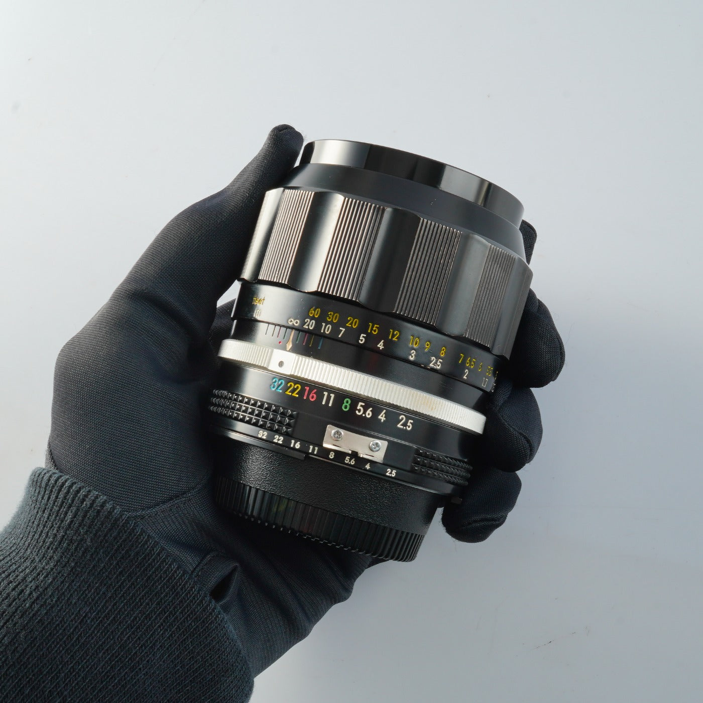 Nikon NIKKOR-P Auto 105mm F/2.5 Ai改 単焦点レンズ