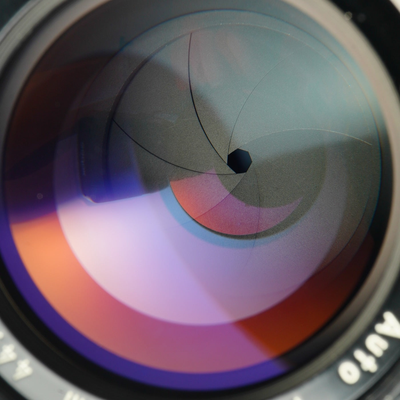 Nikon NIKKOR-P Auto 105mm F/2.5 Ai改 単焦点レンズ