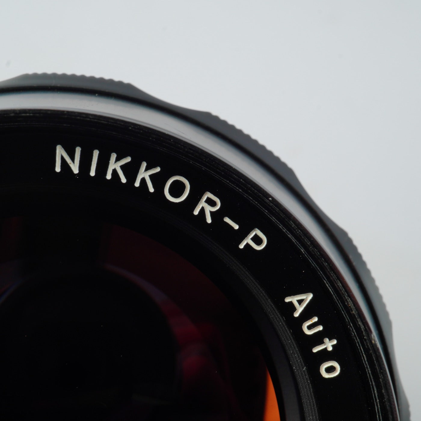 Nikon NIKKOR-P Auto 105mm F/2.5 Ai改 単焦点レンズ