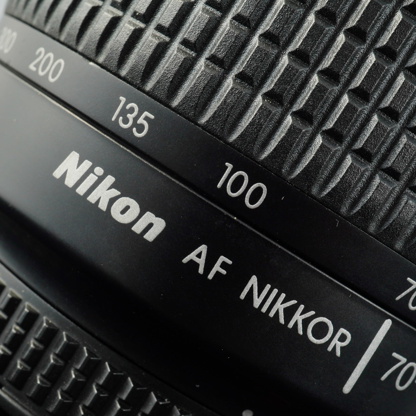 Nikon AF NIKKOR 70-300mm F/4-5.6 D ズームレンズ