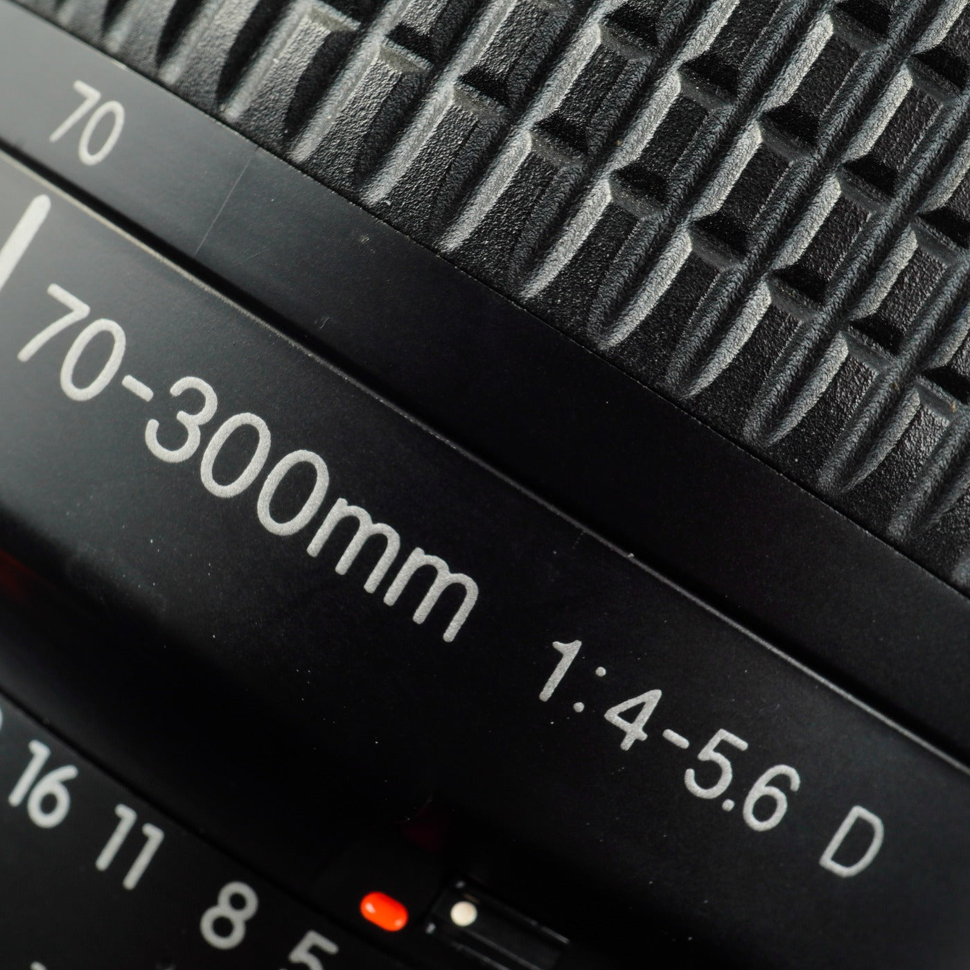 Nikon AF NIKKOR 70-300mm F/4-5.6 D ズームレンズ