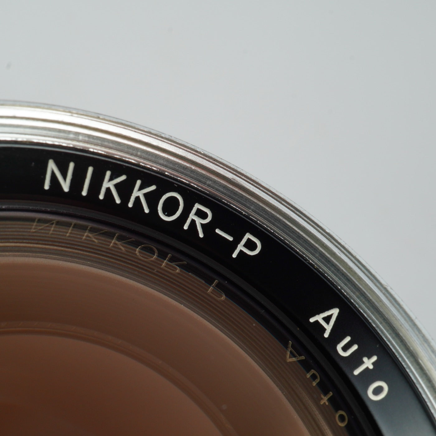 Nikon NIKKOR-P Auto 105mm F/2.5 Ai改 単焦点レンズ