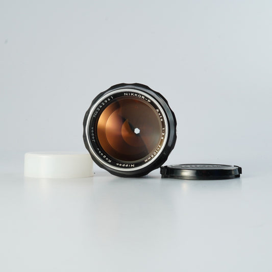 Nikon NIKKOR-P Auto 105mm F/2.5 Ai改 単焦点レンズ