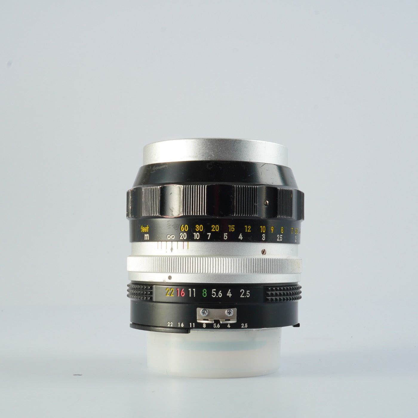 Nikon NIKKOR-P Auto 105mm F/2.5 Ai改 単焦点レンズ