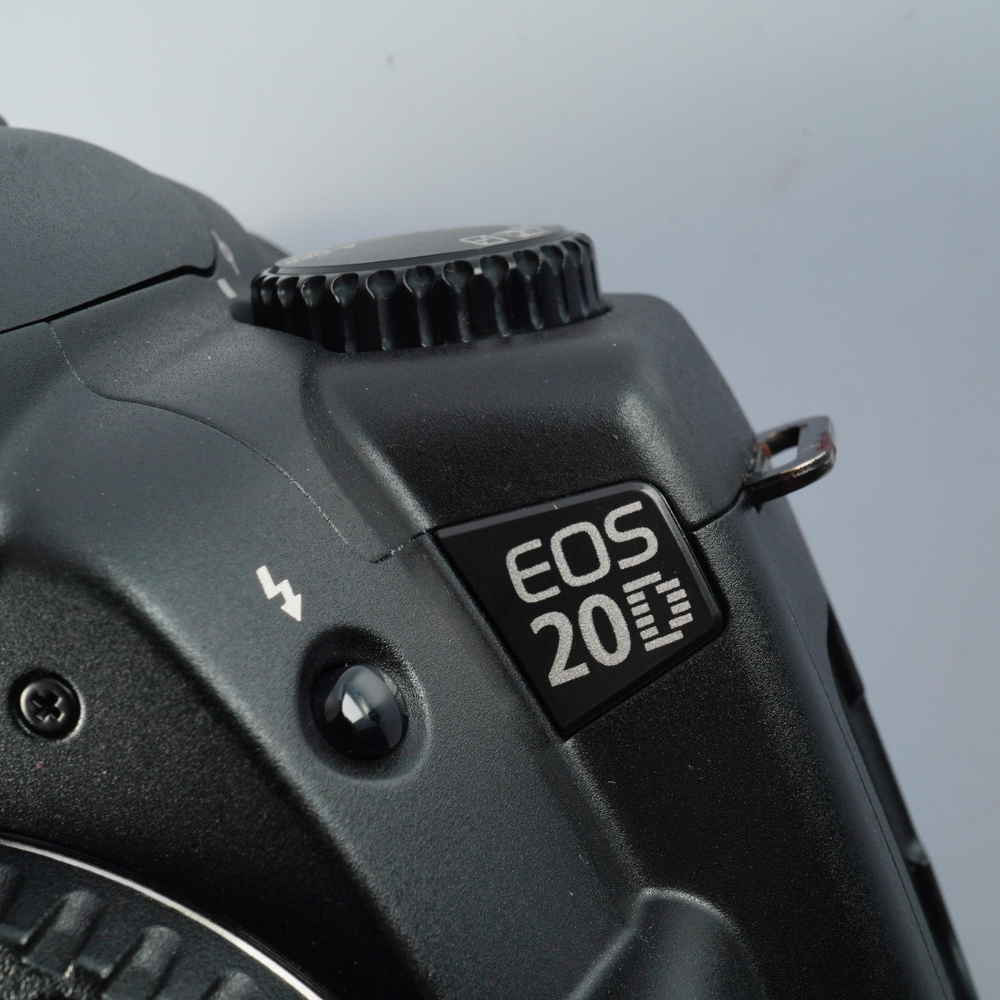 Canon EOS 20D + EF-S 18-55mm F/3.5-5.6Ⅱ USM + CF 2GB デジタル一眼レフカメラ