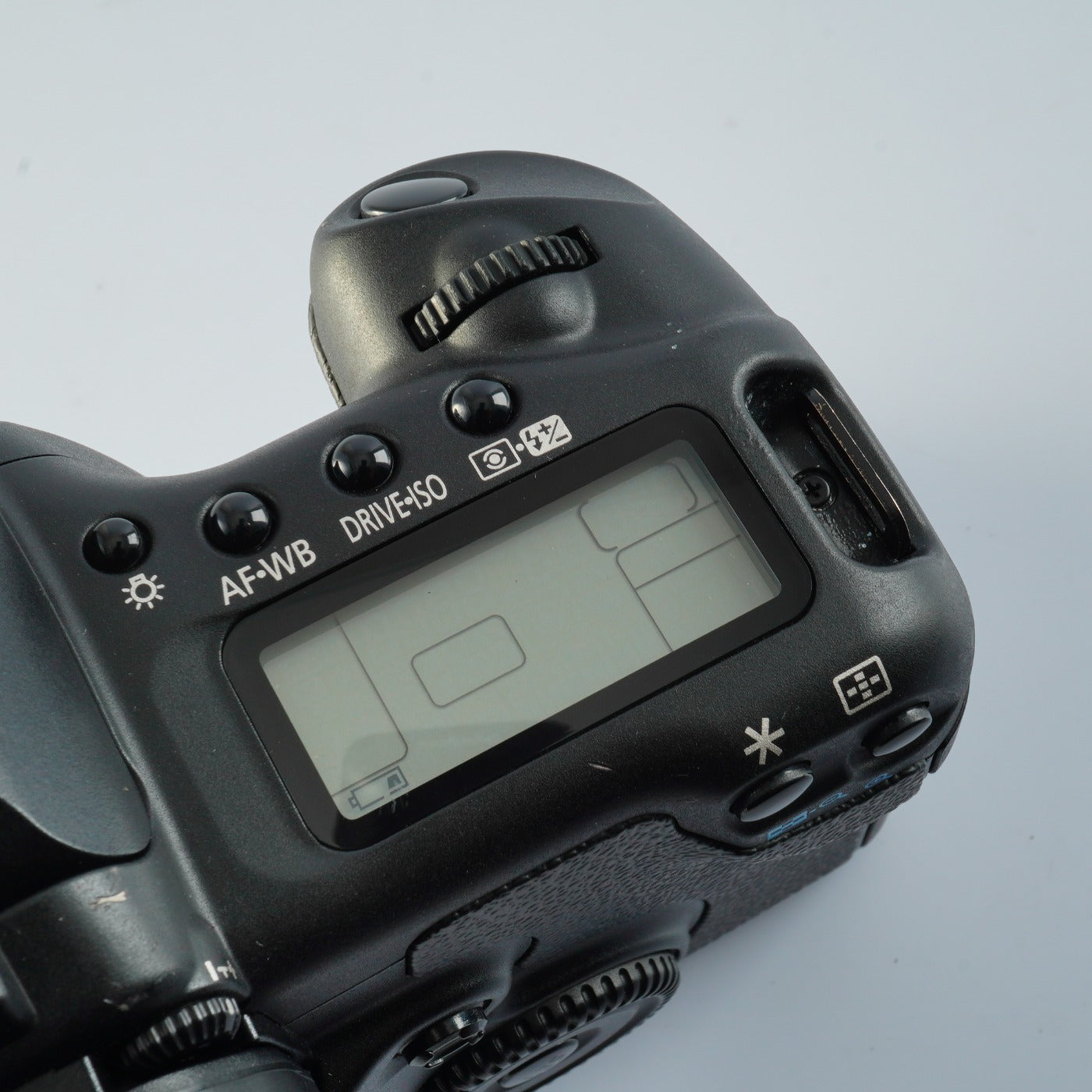 Canon EOS 20D + EF-S 18-55mm F/3.5-5.6Ⅱ USM + CF 2GB デジタル一眼レフカメラ