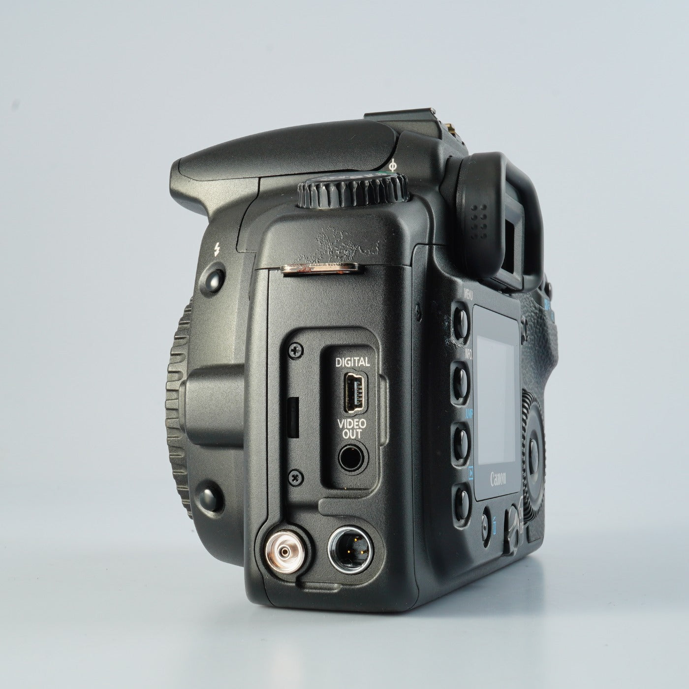 Canon EOS 20D + EF-S 18-55mm F/3.5-5.6Ⅱ USM + CF 2GB デジタル一眼レフカメラ