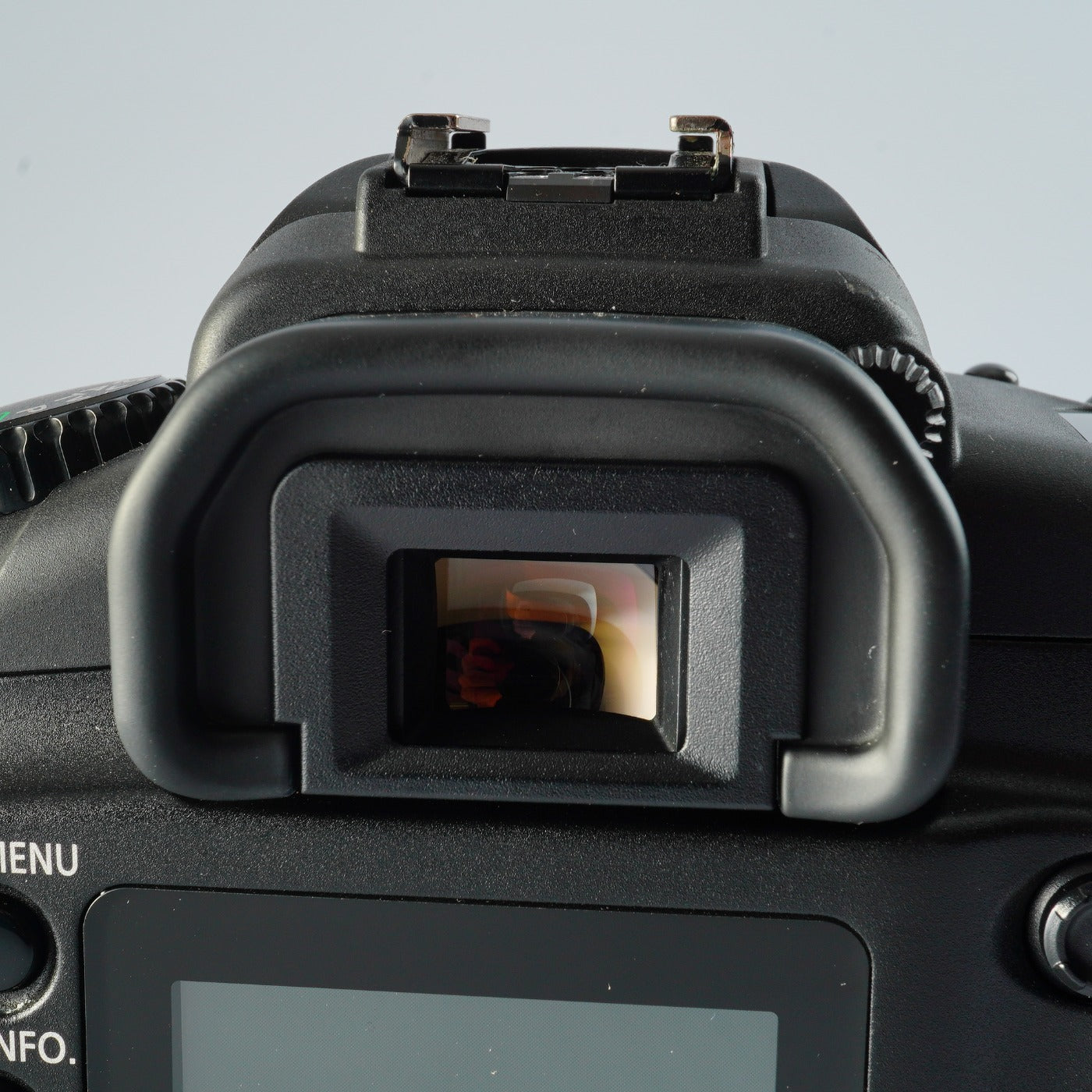 Canon EOS 20D + EF-S 18-55mm F/3.5-5.6Ⅱ USM + CF 2GB デジタル一眼レフカメラ