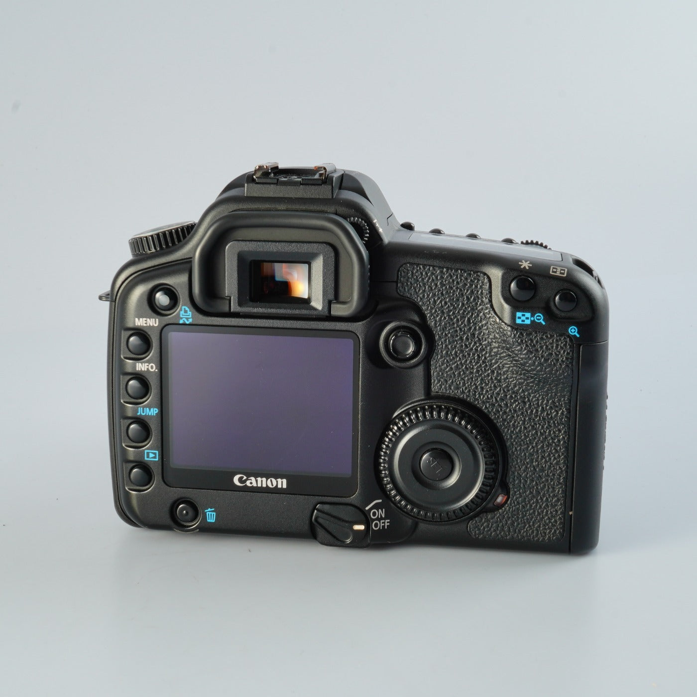 Canon EOS 30D + EF-S 18-55mm F/3.5-5.6 IS + CF 2GB デジタル一眼レフカメラ