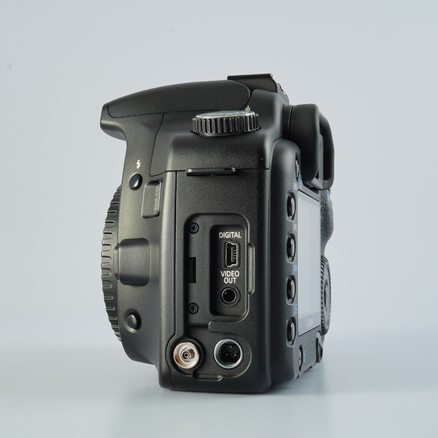 Canon EOS 30D + EF-S 18-55mm F/3.5-5.6 IS + CF 2GB デジタル一眼レフカメラ