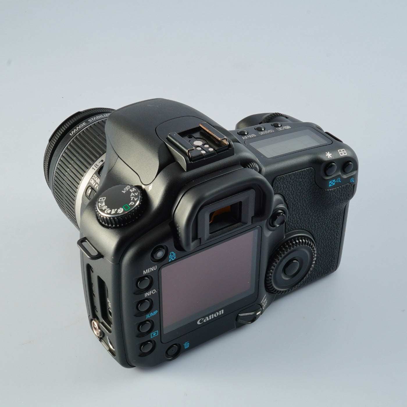 Canon EOS 30D + EF-S 18-55mm F/3.5-5.6 IS + CF 2GB デジタル一眼レフカメラ