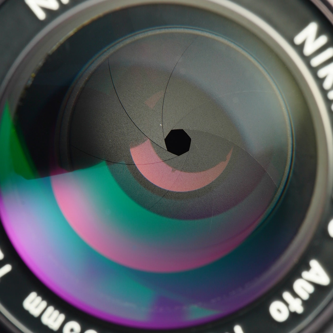 Canon EOS 40D + EF-S 18-55mm F/3.5-5.6 IS + CF 2GB デジタル一眼レフカメラ