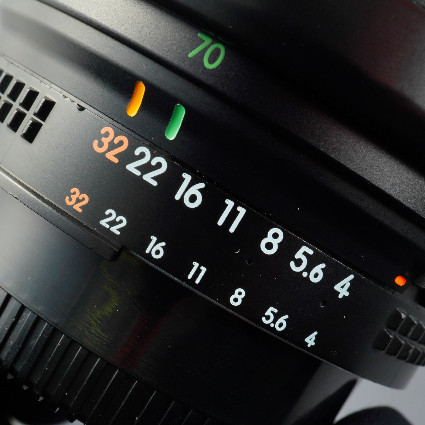 Nikon AF NIKKOR 70-210mm F/4-5.6 D ズームレンズ