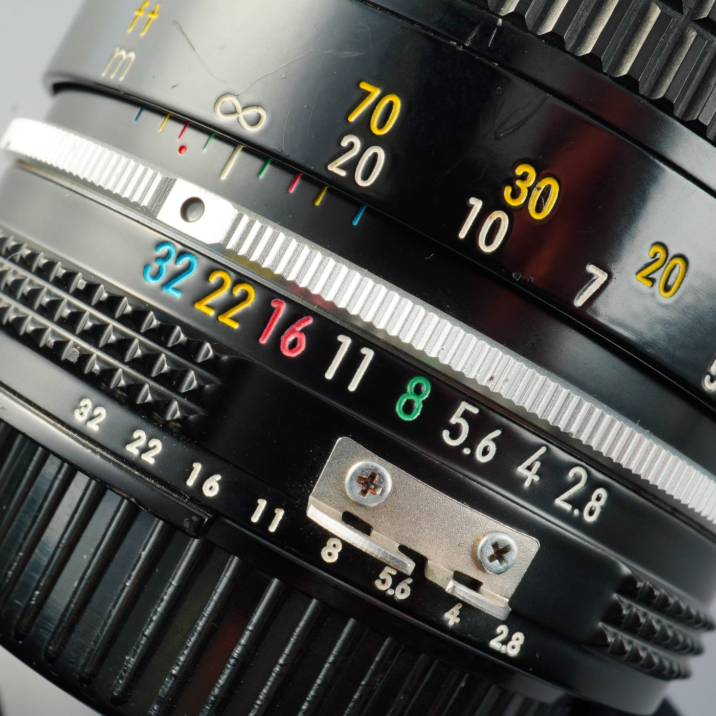 Nikon Ai NIKKOR 135mm F/2.8 単焦点レンズ