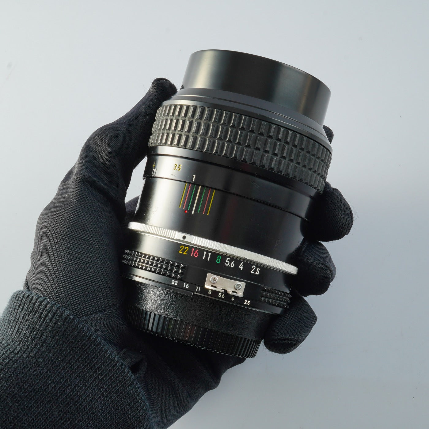 Nikon Ai NIKKOR 105mm F/2.5 単焦点レンズ