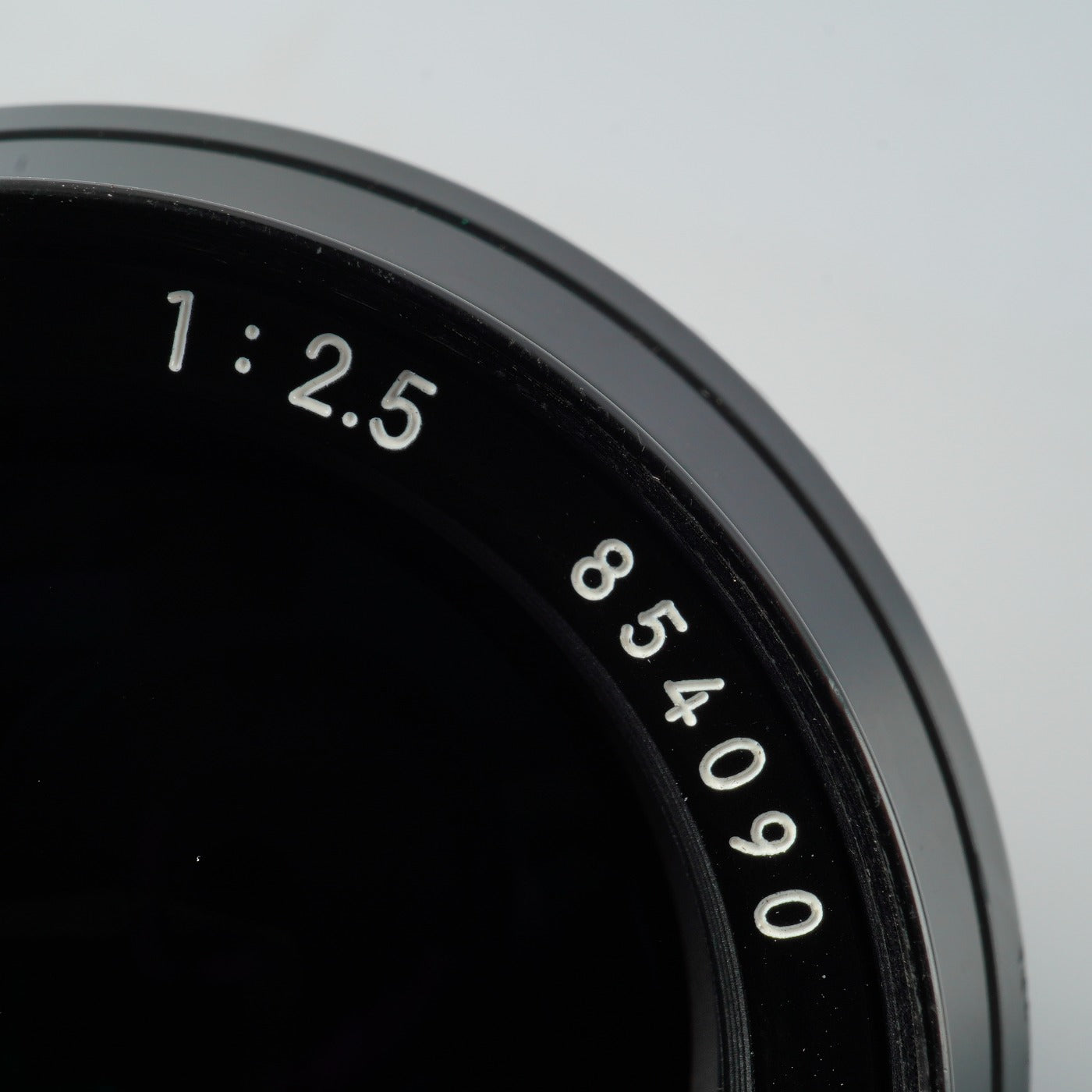 Nikon Ai NIKKOR 105mm F/2.5 単焦点レンズ