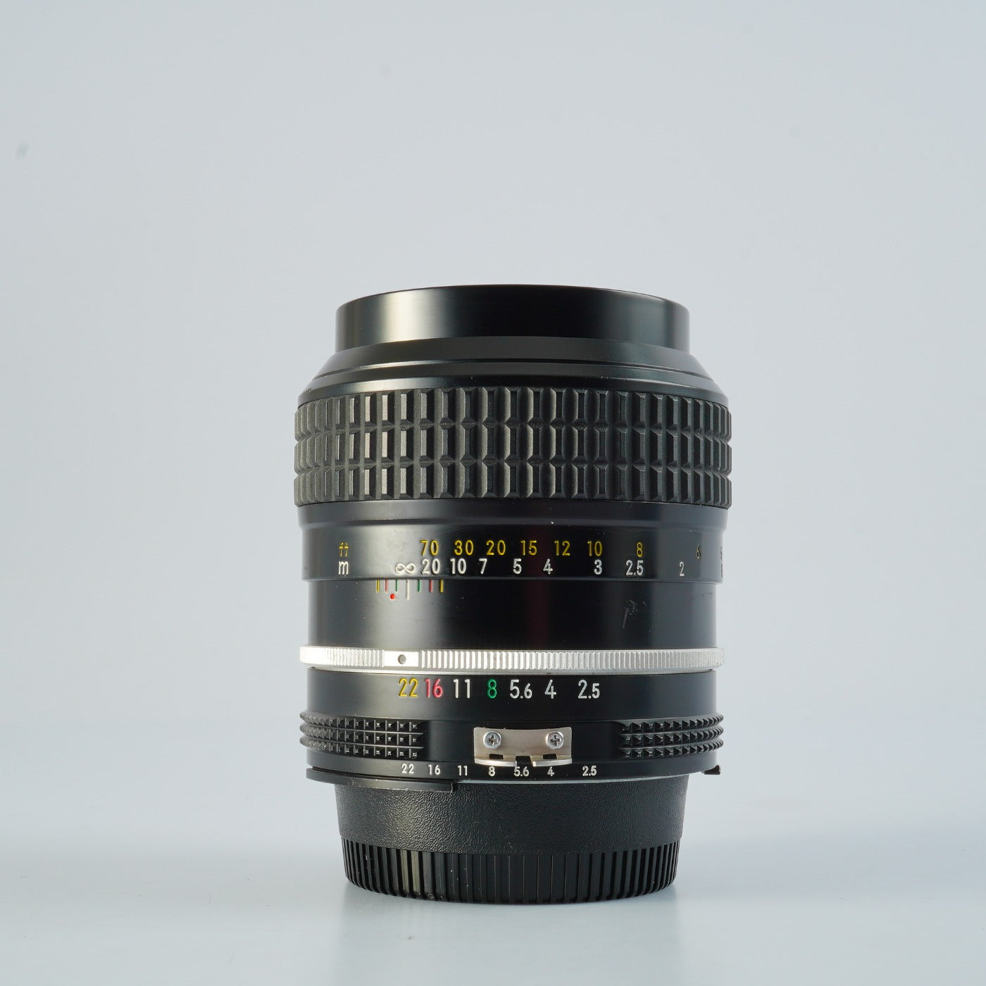 Nikon Ai NIKKOR 105mm F/2.5 単焦点レンズ