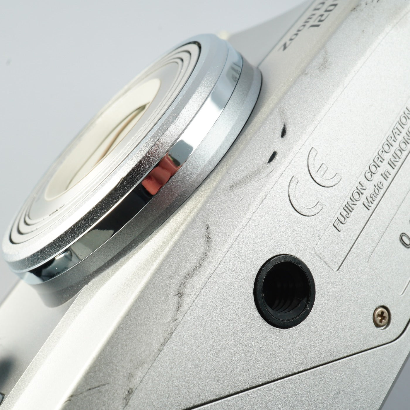 FUJIFILM Zoom Date 120V 38-120mm コンパクトフィルムカメラ – 山田