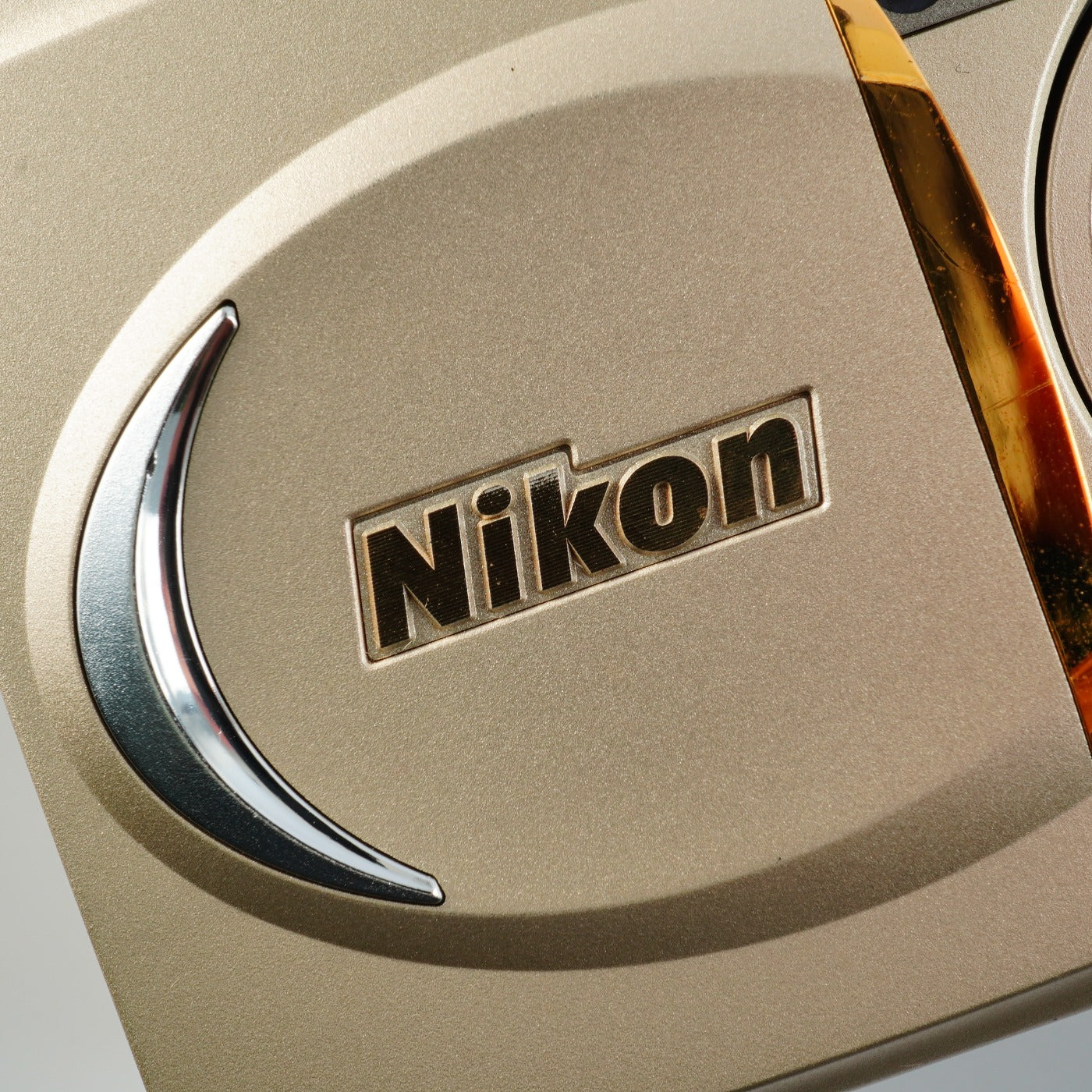 Nikon Lite Touch Zoom 100W AF QUARTZ DATE 28-100mm F/5.8-10.5 コンパクトフィルムカメラ