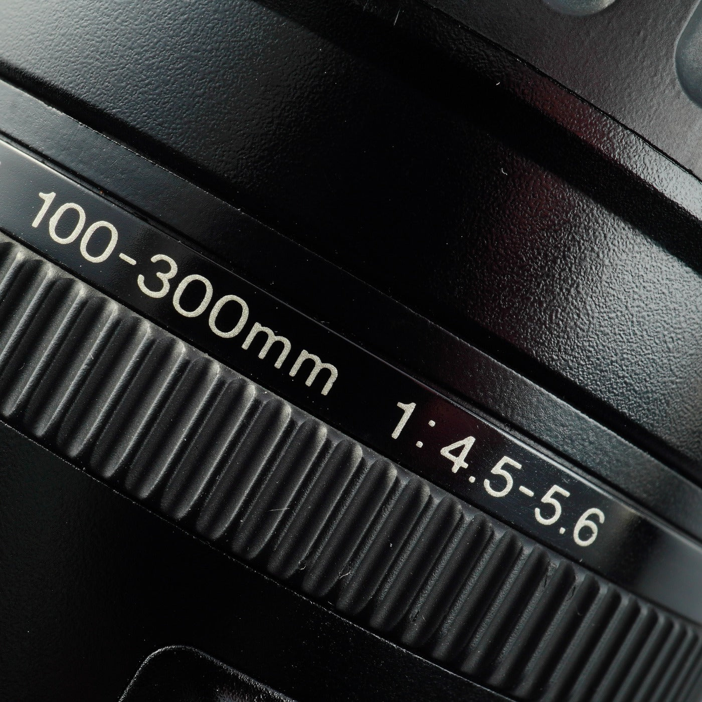 Canon EF 100-300mm F/4.5-5.6 USM ズームレンズ