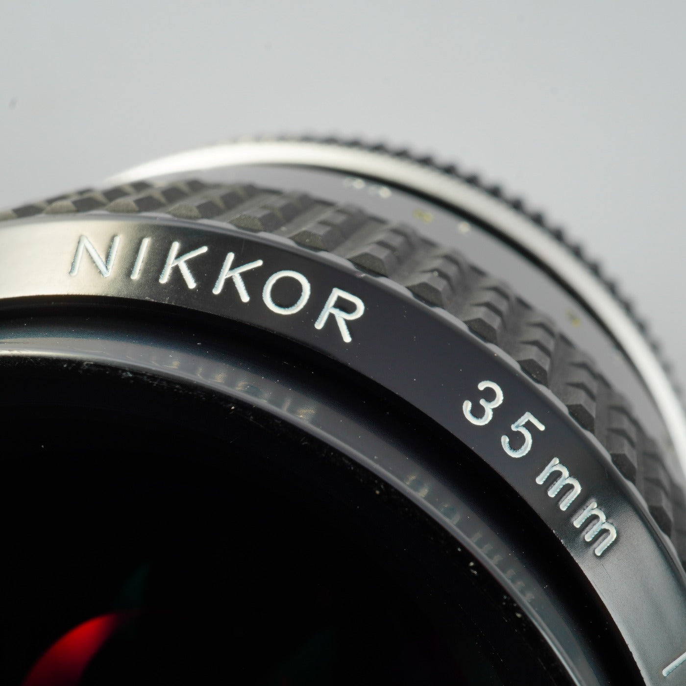 Nikon Ai Nikkor 35mm F/2 単焦点レンズ