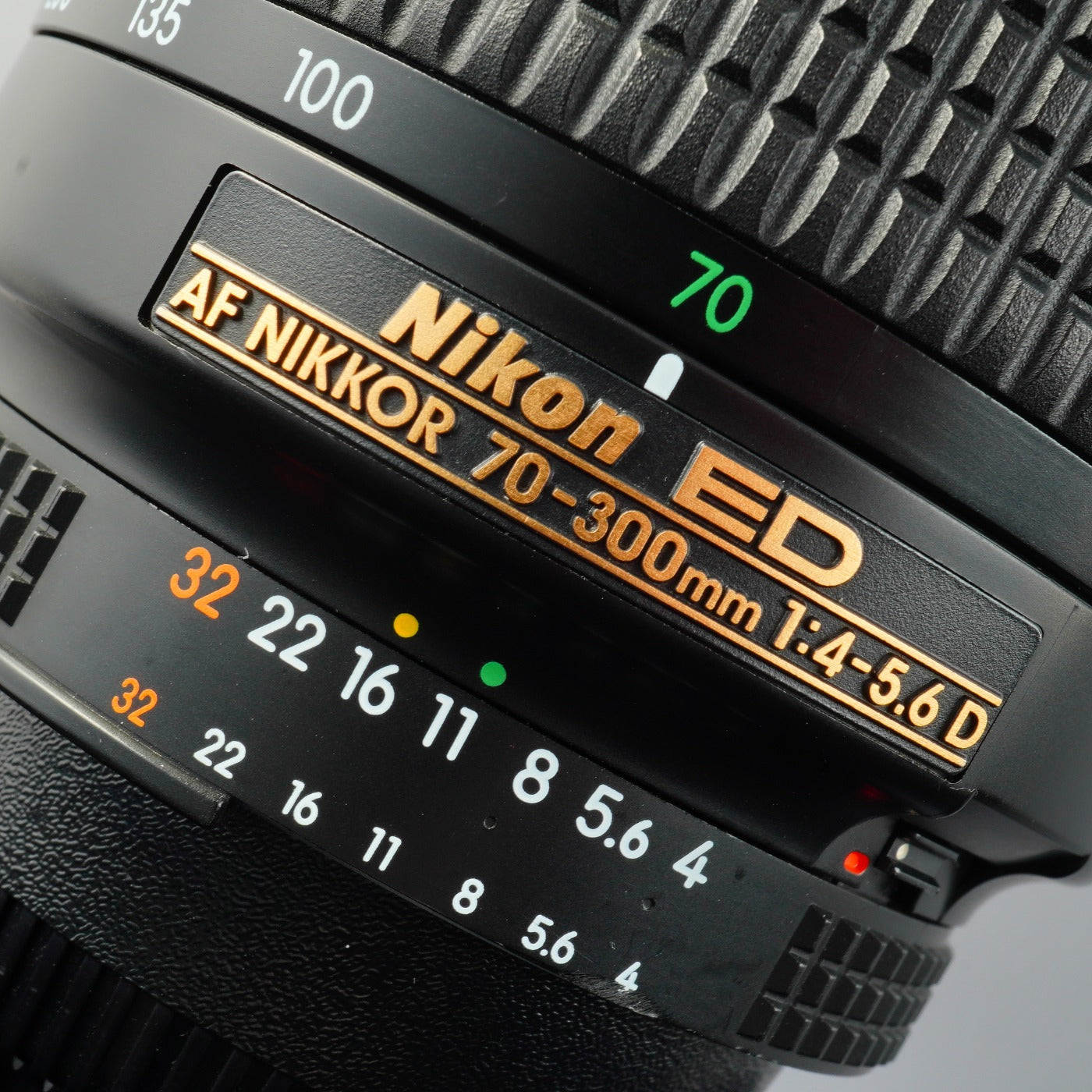 Nikon AF NIKKOR 70-300mm F/4-5.6 D ED ズームレンズ