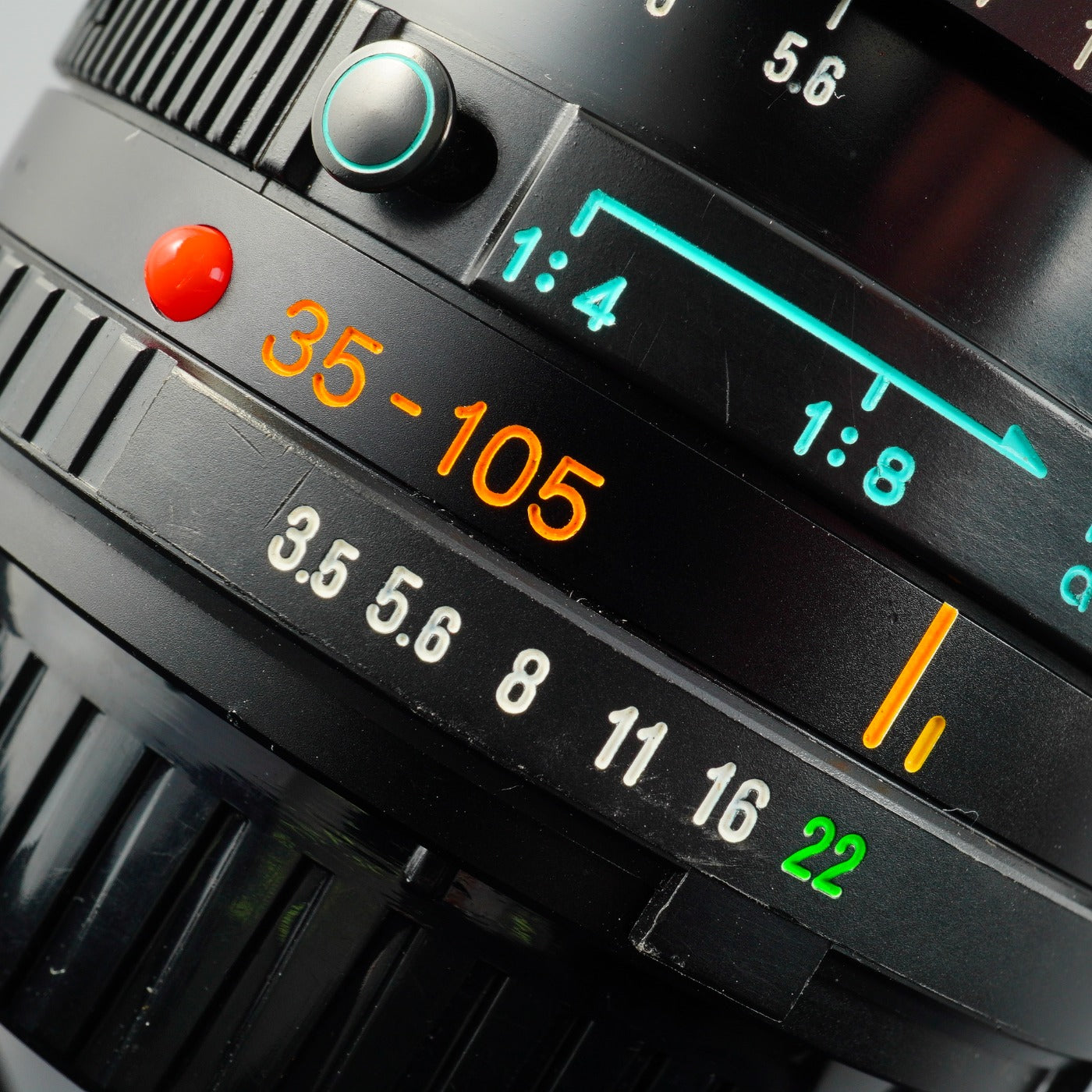 MINOLTA MD ZOOM 35-105mm F/3.5-4.5 Zoom Lens