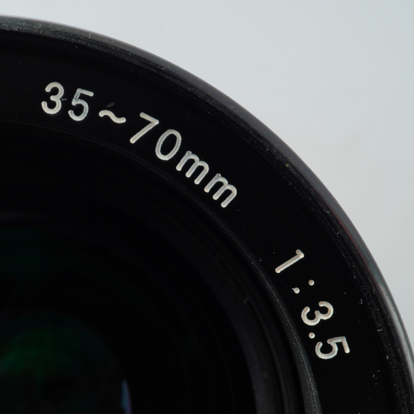 Nikon Ai-S Zoom-NIKKOR 35-70mm F/3.5 MACRO Zoom Lens