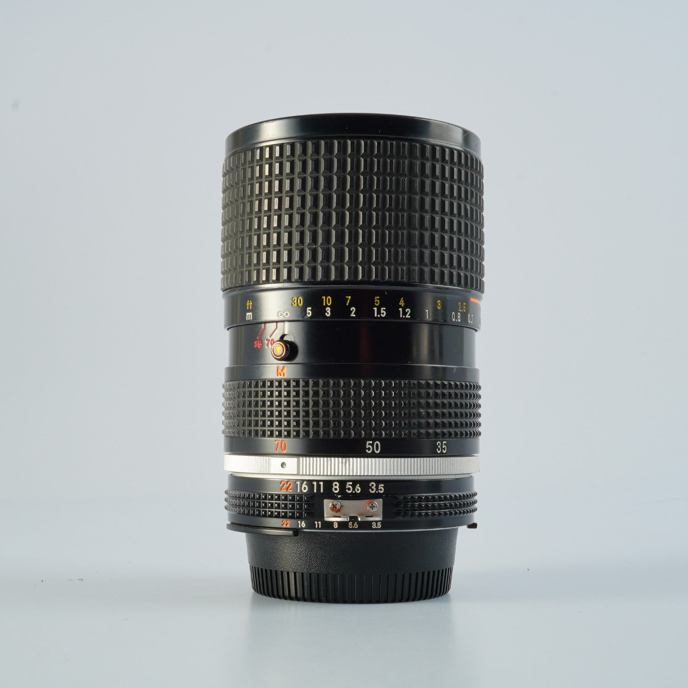 Nikon Ai-S Zoom-NIKKOR 35-70mm F/3.5 MACRO Zoom Lens