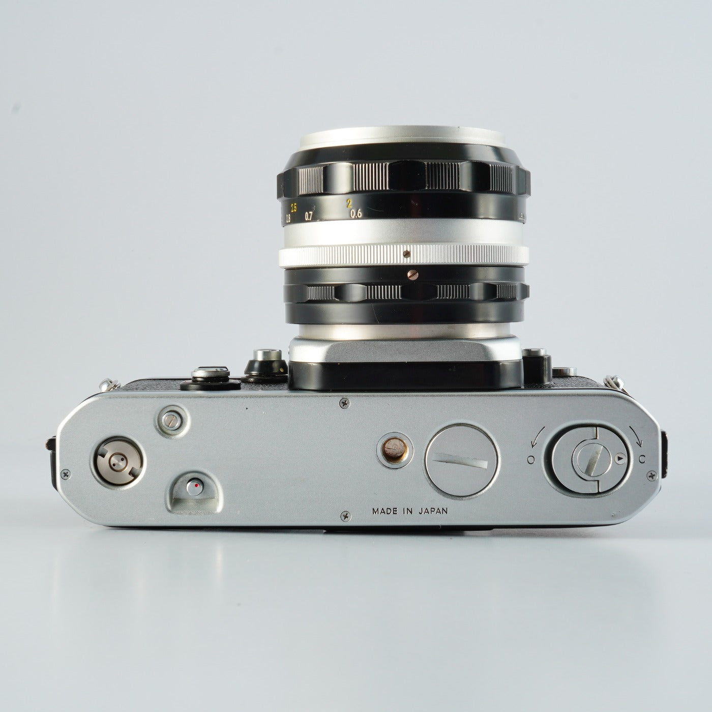 [Überholt] Nikon F2 Photomic DP-1 Silber + NIKKOR 50 mm F/1.4 MF Film-Spiegelreflexkamera