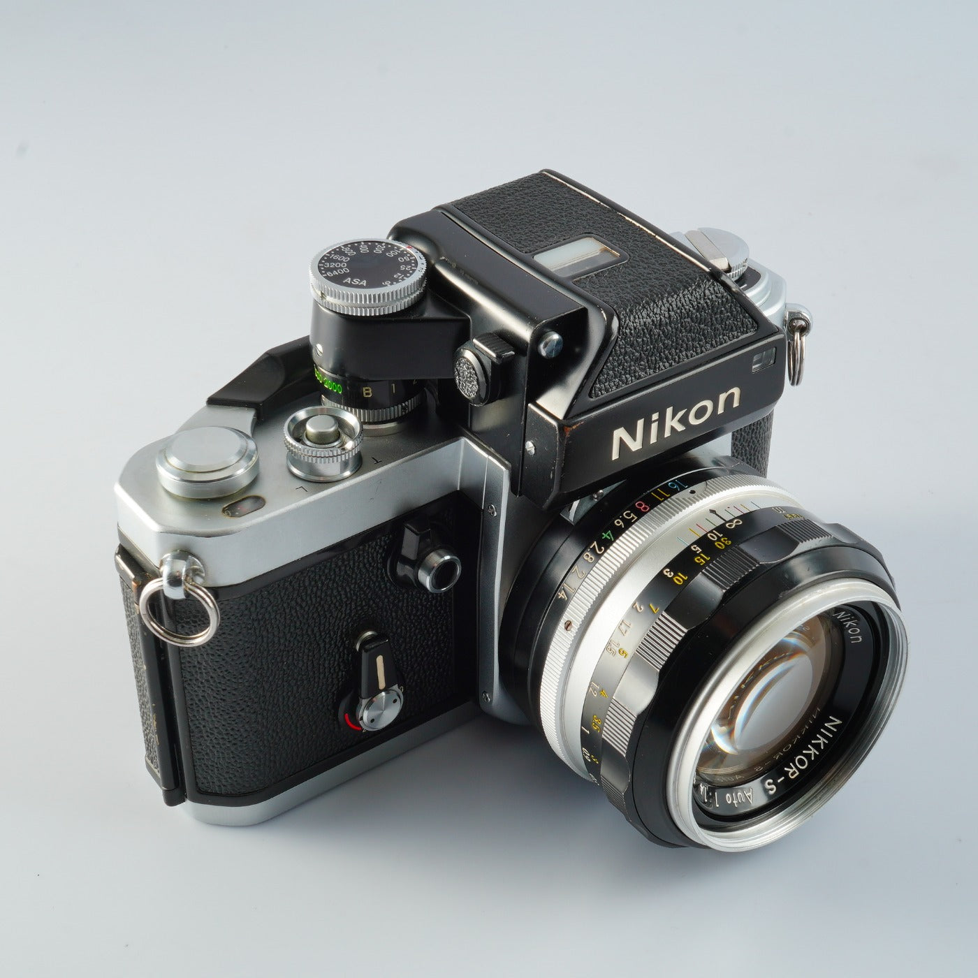 [Überholt] Nikon F2 Photomic DP-1 Silber + NIKKOR 50 mm F/1.4 MF Film-Spiegelreflexkamera