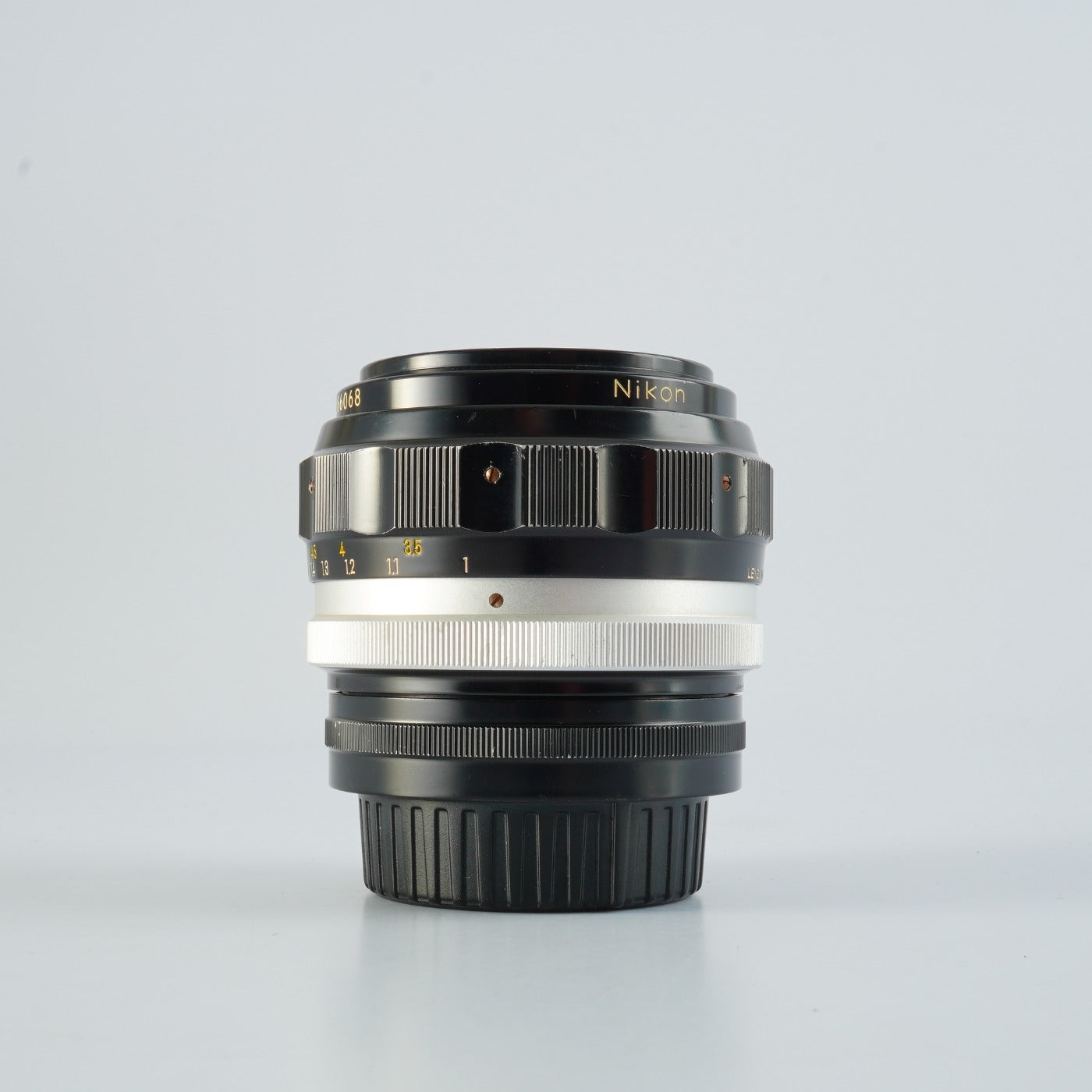 Nikon Nikkor H 85mm F/1.8 単焦点レンズ