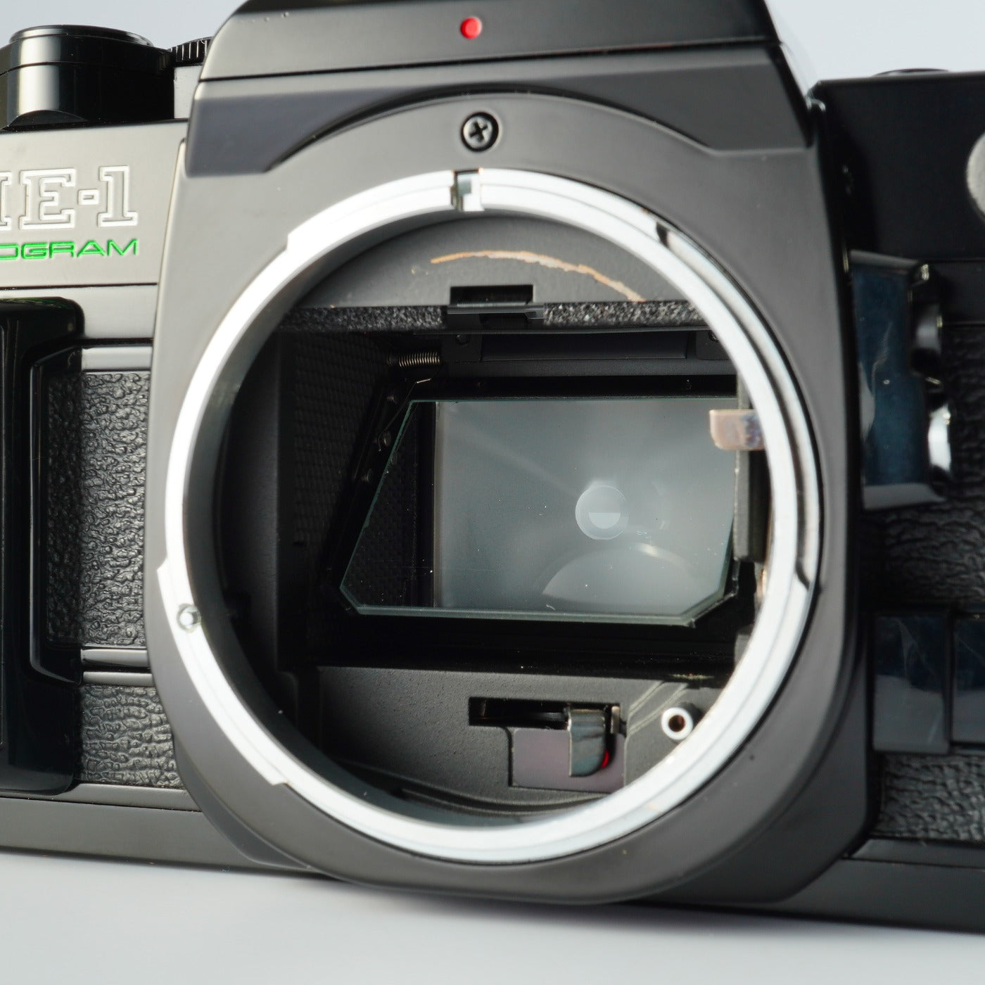 【CLA’d】 Canon AE-1 Program + New FD 50mm F/1.4 MF フィルム一眼レフカメラ