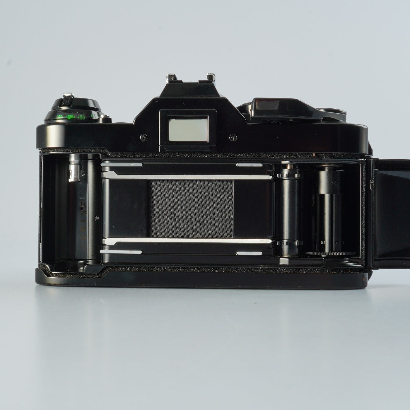 【CLA’d】 Canon AE-1 Program + New FD 50mm F/1.4 MF フィルム一眼レフカメラ