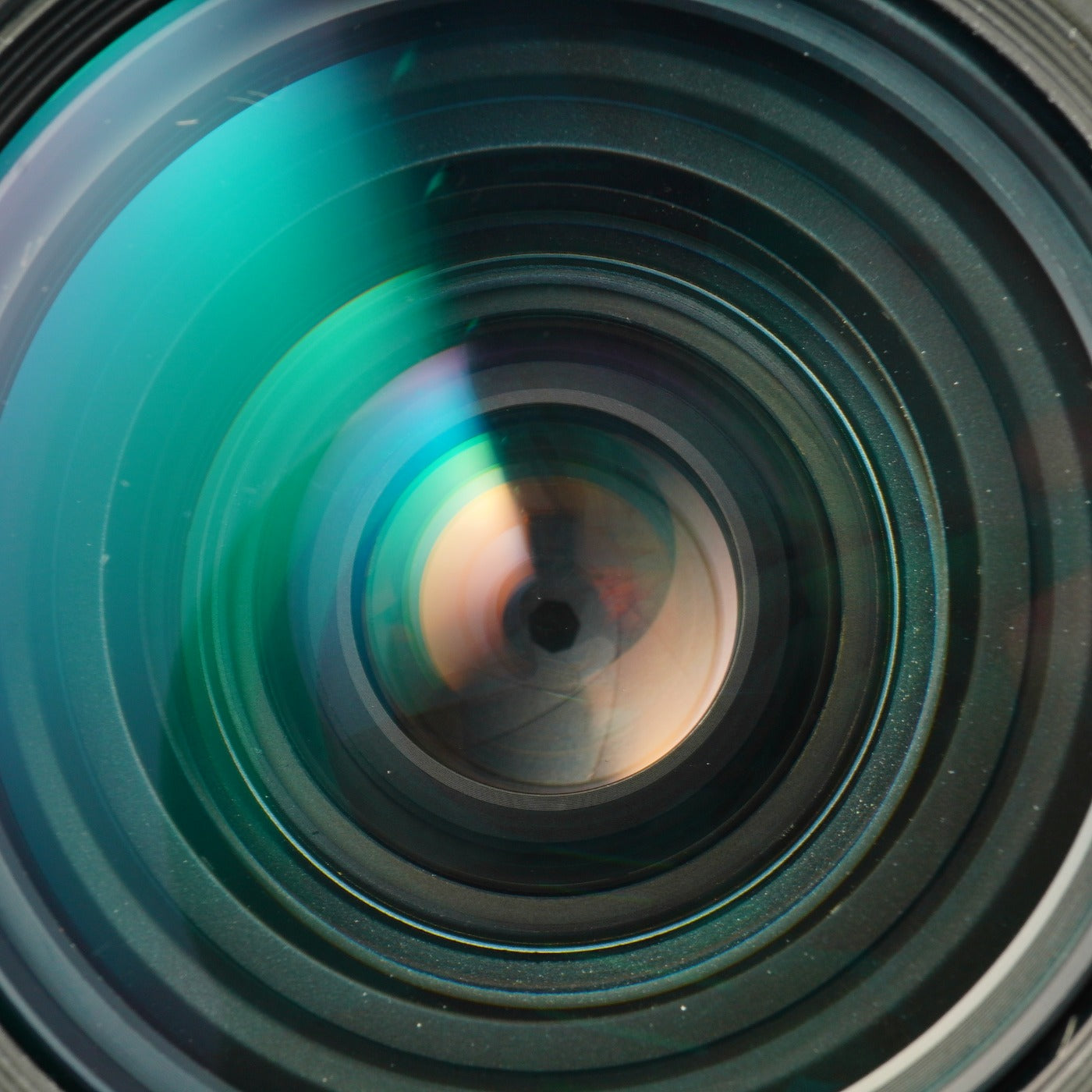 Nikon AF NIKKOR 28-85mm F/3.5-4.5 Zoom Lens
