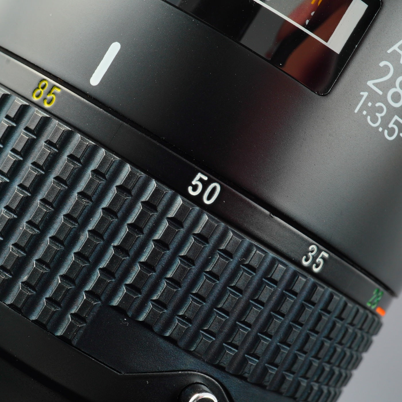 Nikon AF NIKKOR 28-85mm F/3.5-4.5 Zoom Lens