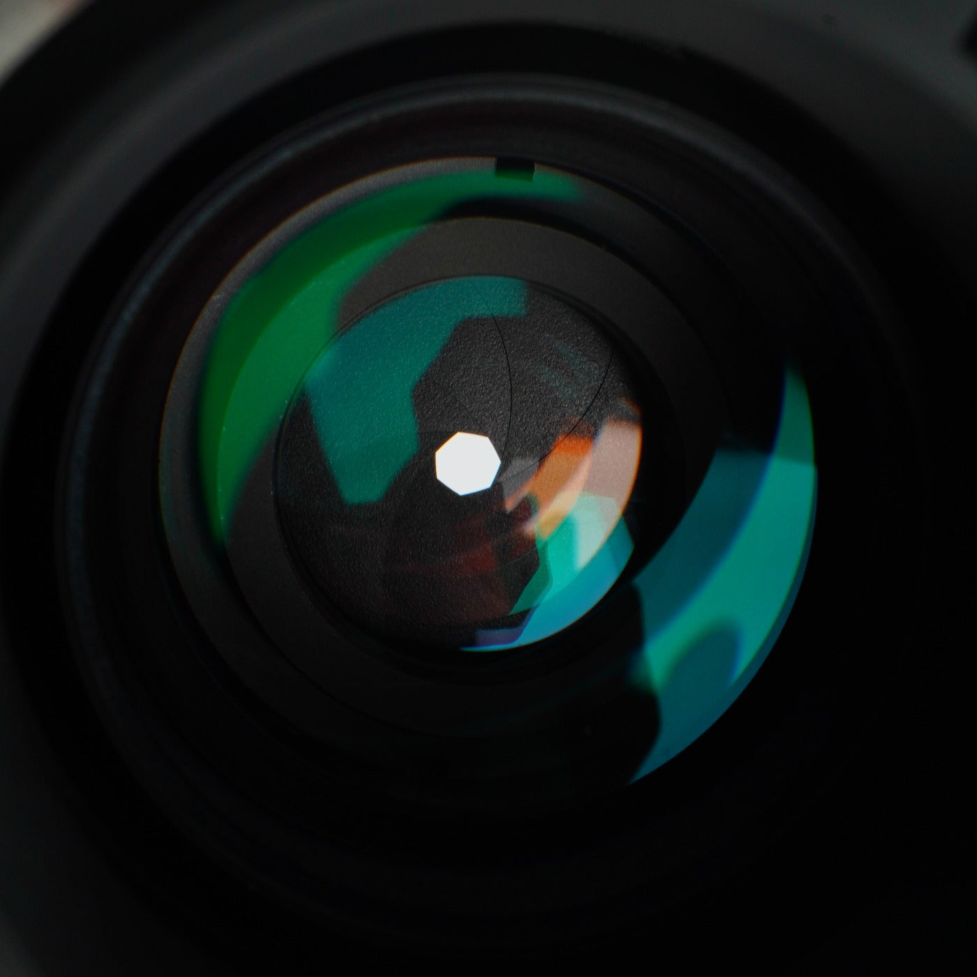 Nikon AF NIKKOR 28-85mm F/3.5-4.5 Zoom Lens