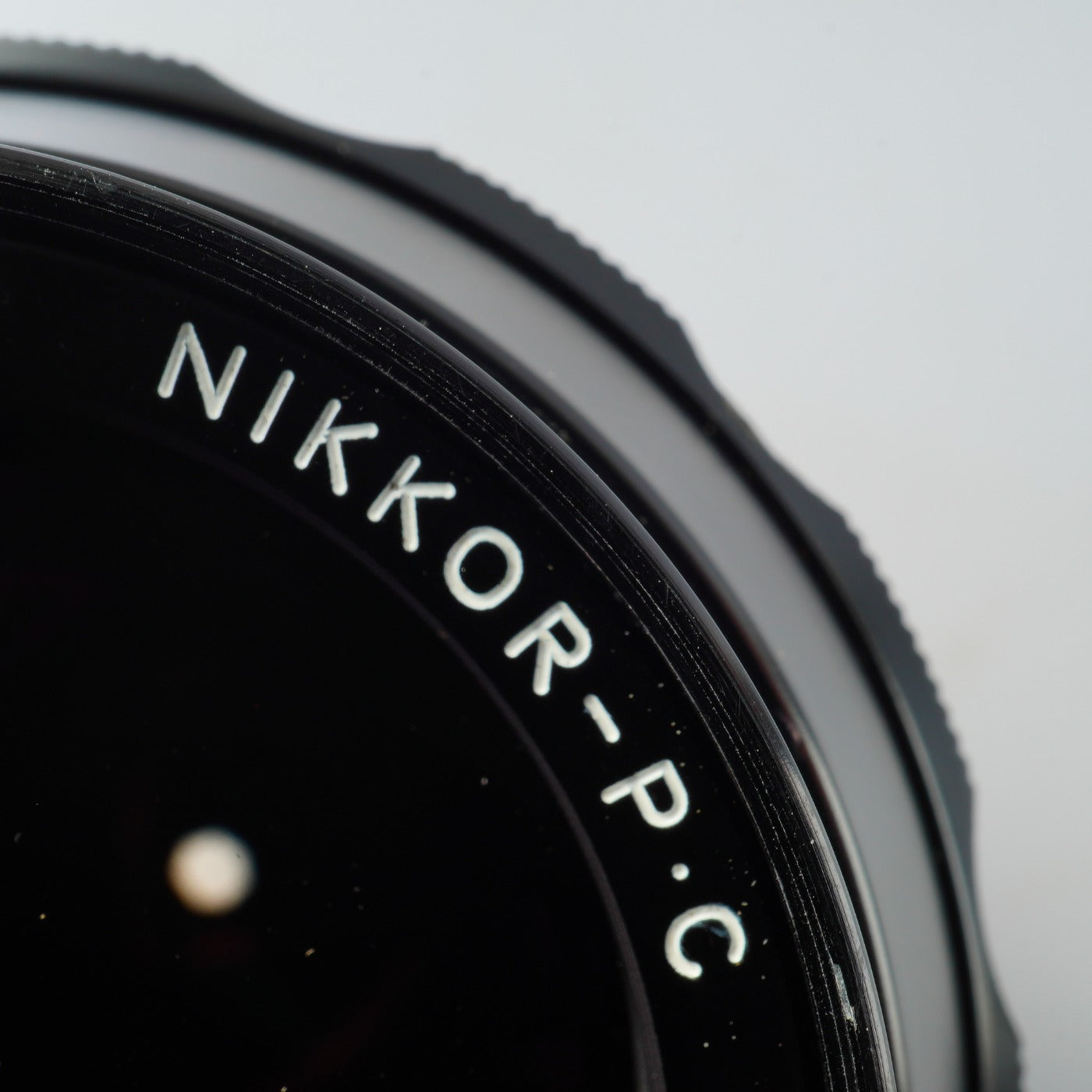 Nikon 非Ai NIKKOR-P.C Auto 105mm F/2.5 単焦点レンズ