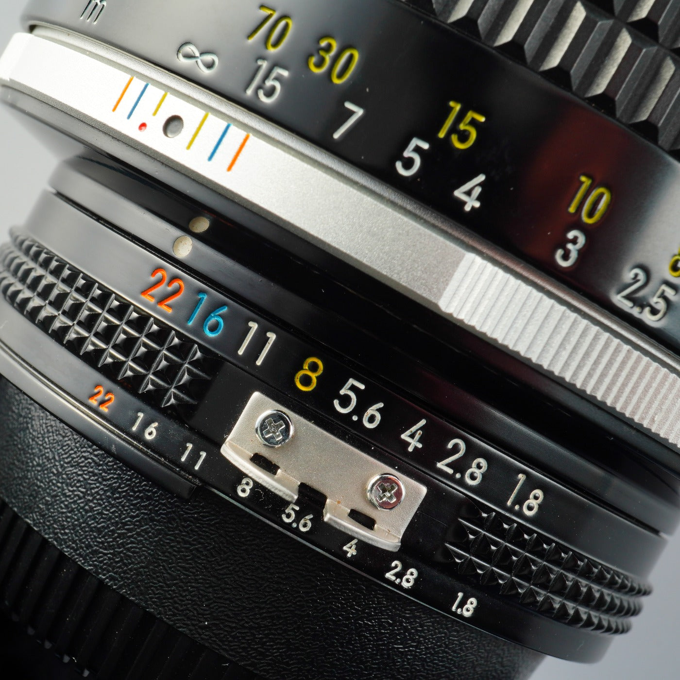 Nikon Ai-S NIKKOR 105mm F/1.8 Prime Lens