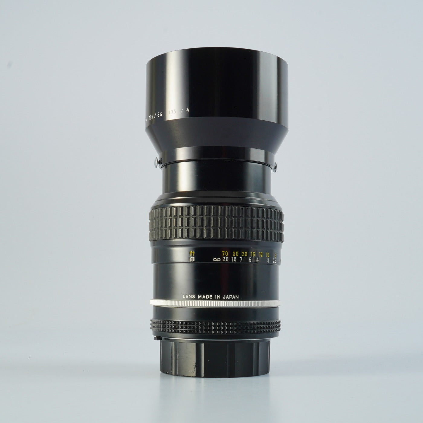 Nikon Ai NIKKOR 105mm F/2.5 prime lens