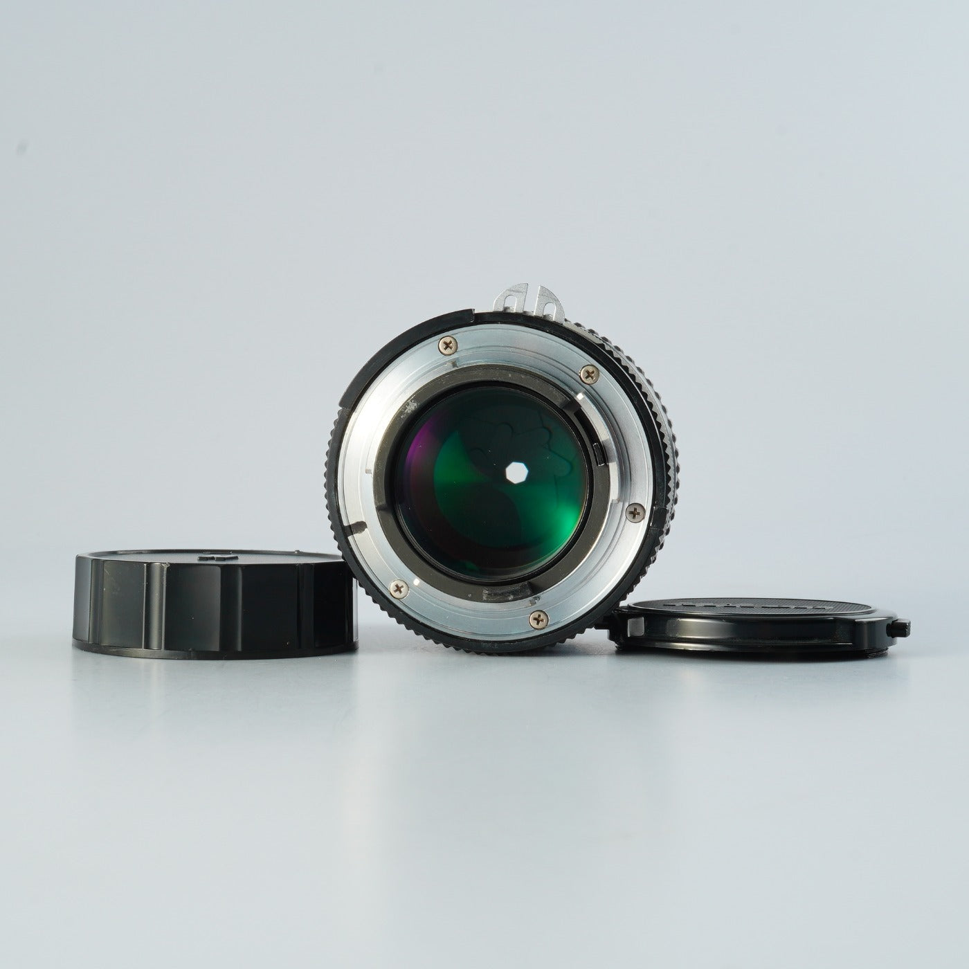 Nikon Ai NIKKOR 105mm F/2.5 prime lens