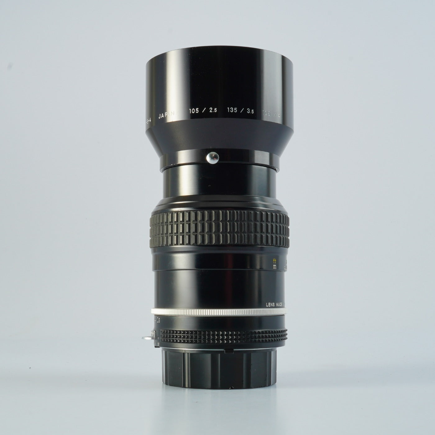 Nikon Ai NIKKOR 105mm F/2.5 prime lens