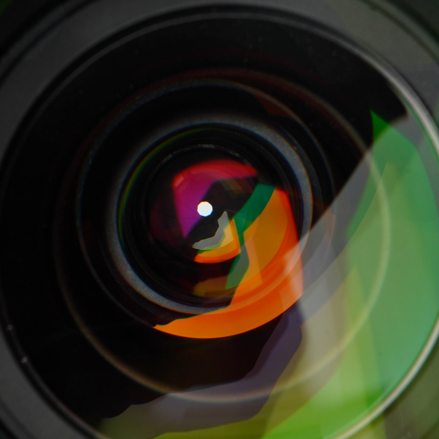 Nikon AF NIKKOR 28-105mm F/3.5-4.5 D Zoom Lens