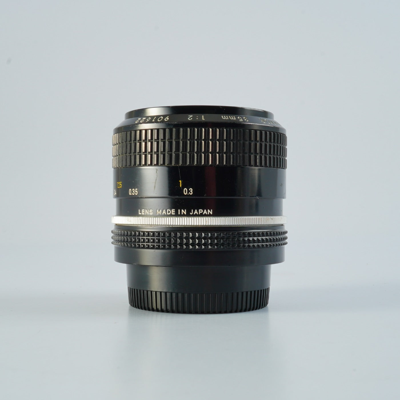 Nikon non-Ai NIKKOR 35mm F/2 prime lens