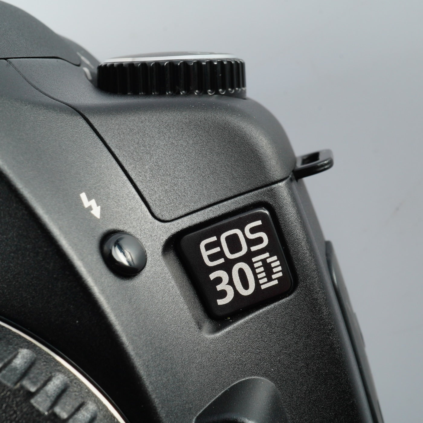 Canon EOS 30D + EF-S 18-55mm F/3.5-5.6 IS Ⅱ + CF 2GB デジタル一眼レフカメラ