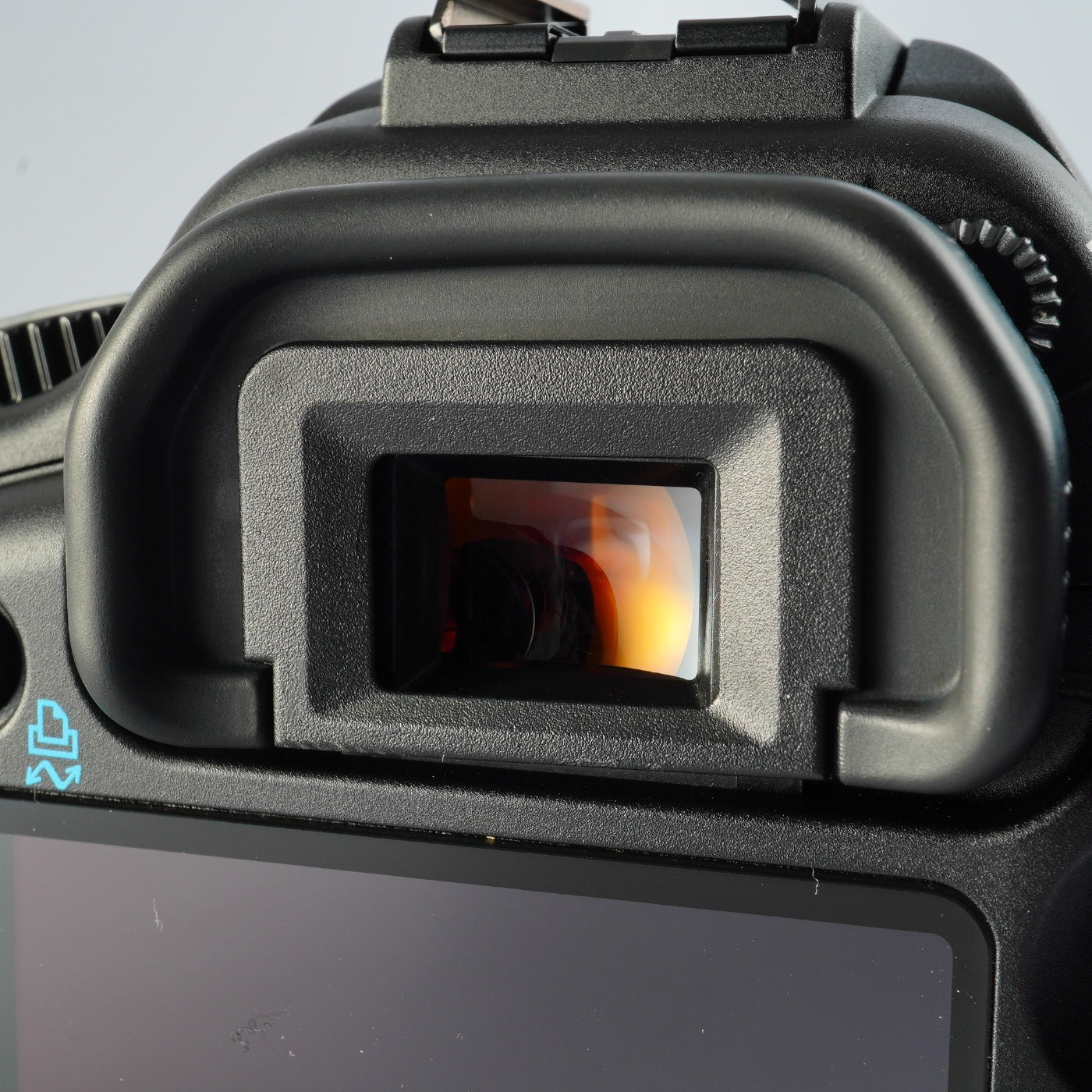 Canon EOS 30D + EF-S 18-55mm F/3.5-5.6 IS Ⅱ + CF 2GB デジタル一眼レフカメラ